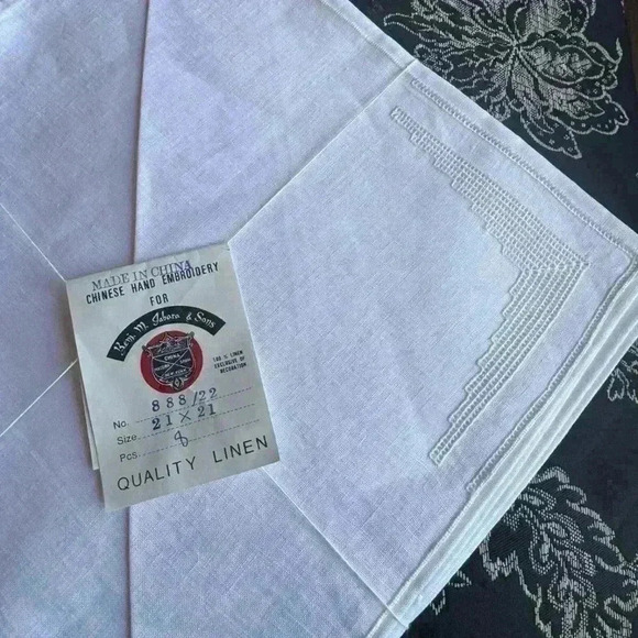 Vintage 1960 BENJAMIN M. JABARA & SONS white linen hand embroidered 8 napkins - Picture 1 of 11